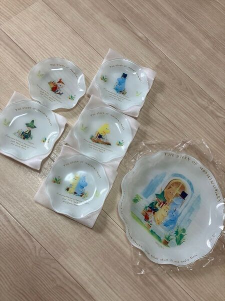 ムーミン ガラス皿 プレート ケーキ皿 食器 大皿 小皿 パーティーセットThe story of Moomin valley
