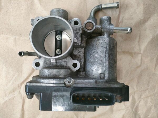 エブリィDA17V スロットルボディ