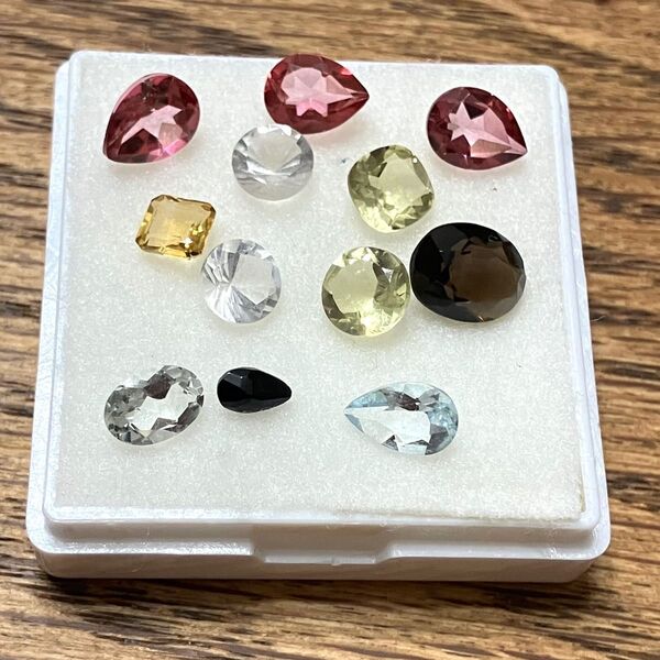 ピンクトパーズ、ブルートパーズ、シトリンなど天然石ルースセット