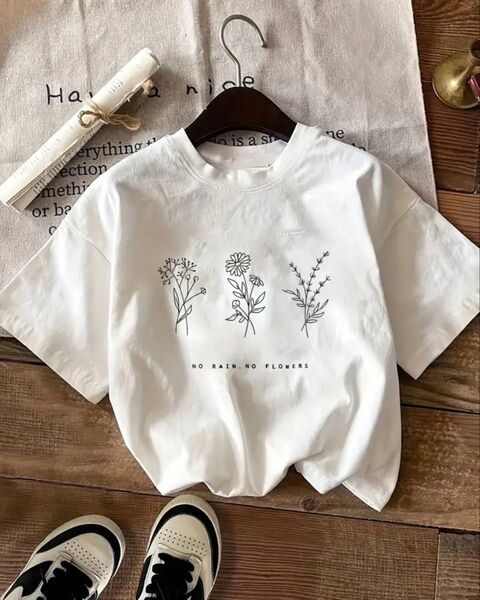 新品 フラワーデザイン Tシャツ