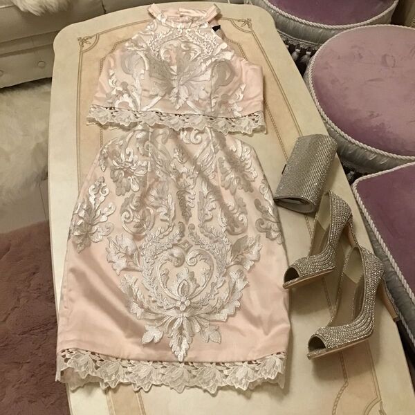 新品未使用 ROBE de FLEURS Glossy ローブドフルールグロッシー ホルターネックドレス 開封のみ試着無し