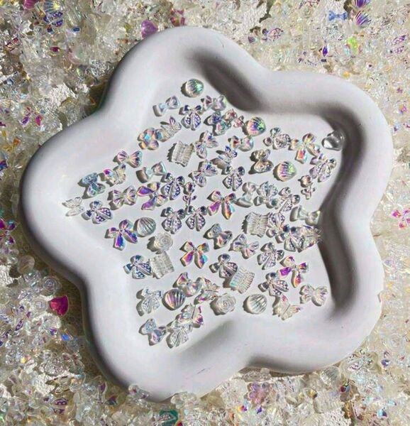 【3DネイルパーツMIX100個 オーロラ】【おまけ付き】レジン封入パーツ★ハンドメイド★小さ目のデコパーツ★福袋★素材材料