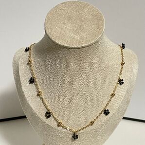 天然石 ブラック スピネル花モチーフ ネックレス