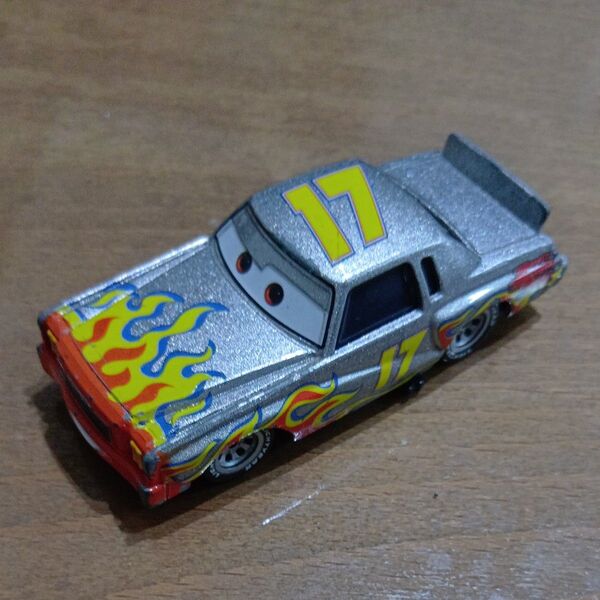 美品 カーズ マテル ダレルカートリップ USED ミニカー