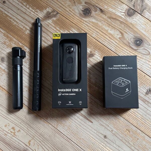 Insta360 ONE X 自撮り棒 スタンド 充電器 バッテリー メディア32g などおまけ付き