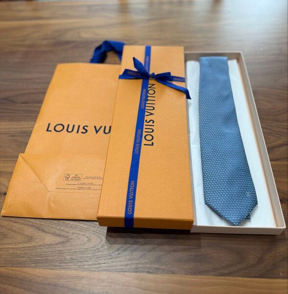 【極美品】 LOUIS VUITTON(ルイヴィトン) ネクタイ ライトブルー 8cm
