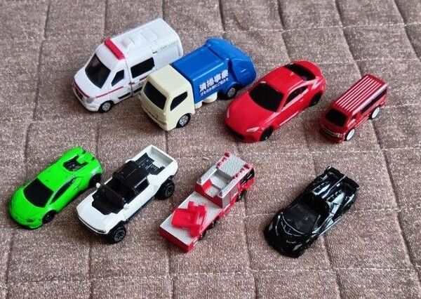 ホットウィールGMCハマーEV 白 トミカ カニクレーン はしご車 マクドナルドハッピーセット 救急車 清掃事業車など9台おまとめ