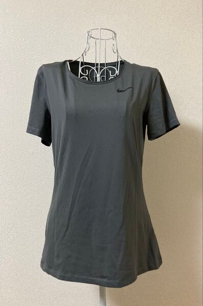 NIKE DRI-FIT トレーニングウェア Tシャツ グレー