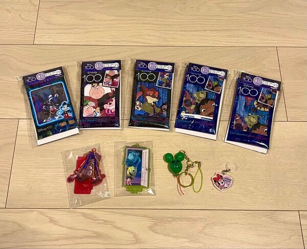 ディズニークリアケースカードセット/アクリルチャーム セット ディズニーグッズミッキーアクリルスタンド
