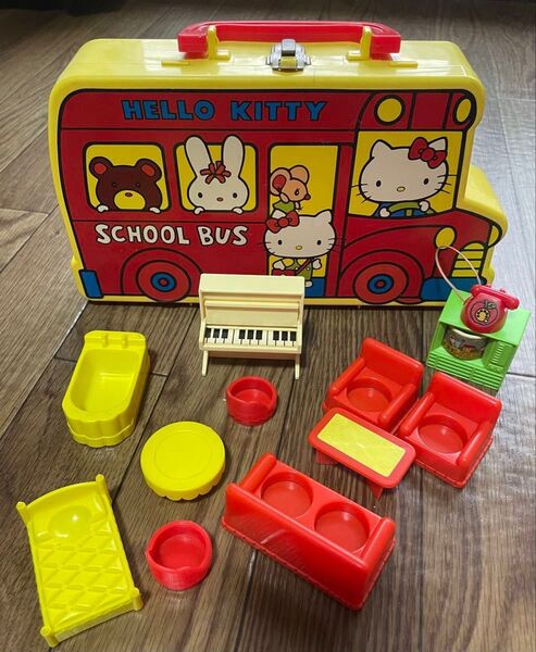昭和レトロ!希少 Sanrio ハローキティ スクールバス おままごと