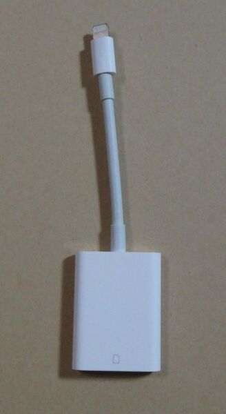 Apple Lightning - SDカードカメラリーダー MJYT2AM/A A1595