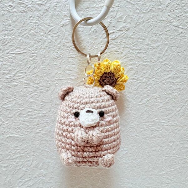 くまさんとお花のキーホルダー ハンドメイド あみぐるみ