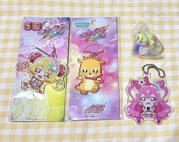 プリキュアオールスターズSDキーホルダーフレンズアクリルキーチェーン キュアヤムヤム メンメン キュアプレシャス キュアフィナーレ