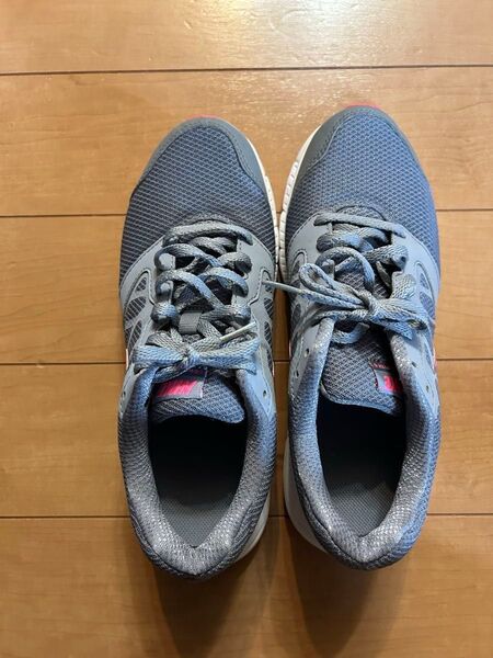 Nike グレー ピンク スニーカー
