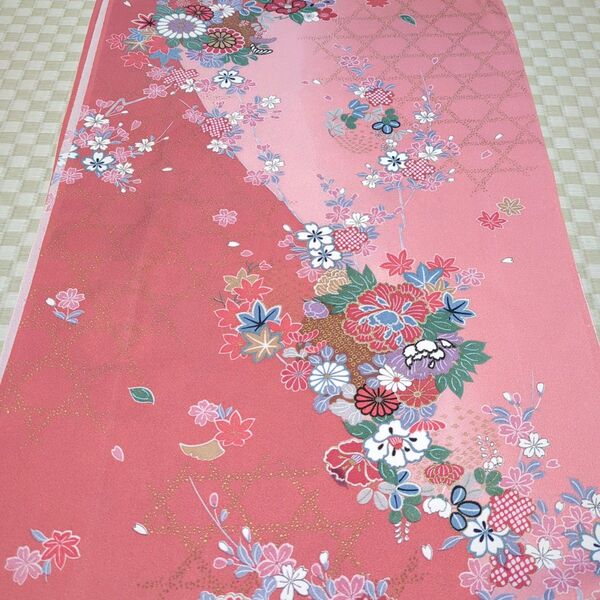 166 着物ハギレ 反物巾×330㎝ 金彩 四季の花 ピンク