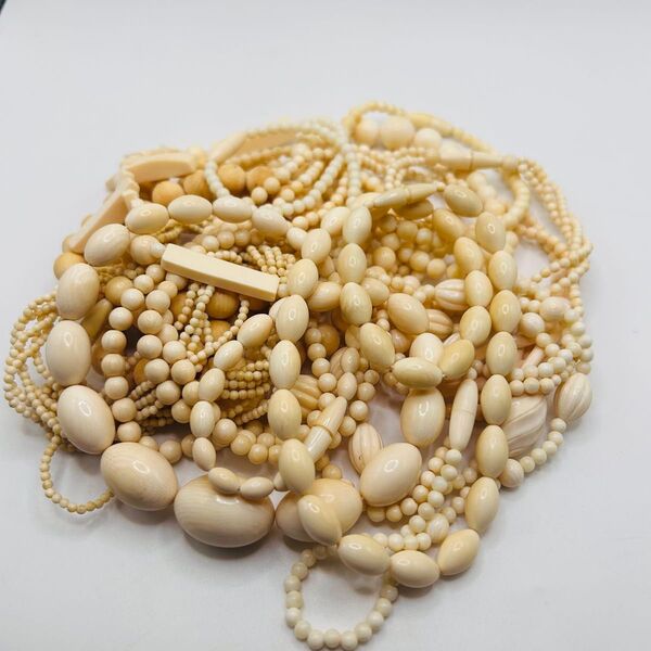 象牙風 ネックレス アイボリー色 装飾品 アクセサリー 美術品 東洋彫刻 天然素材《11本セット》*要、購入前コメント