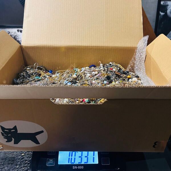 大量ジャンクアクセサリー まとめ売り約10.3kg ネックレス、ブローチなど*要、購入前コメント *値下げ不可