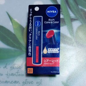 NIVEA Rich Care & Color Sheer Red リップクリーム