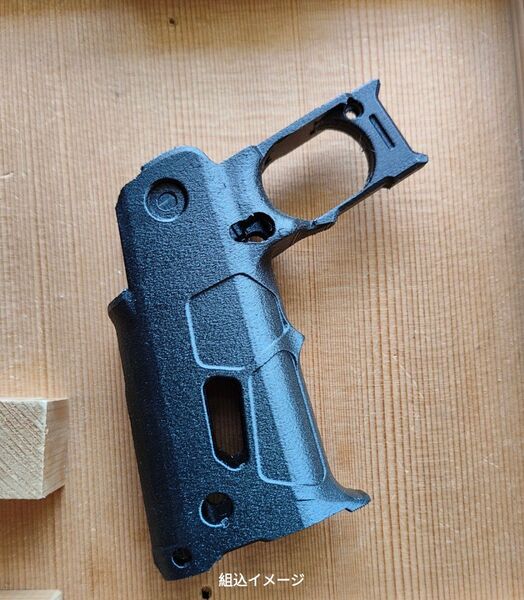 実物設計ベースのグリップ ハイキャパ5.1ハイキャパ4.3用カスタムグリップ