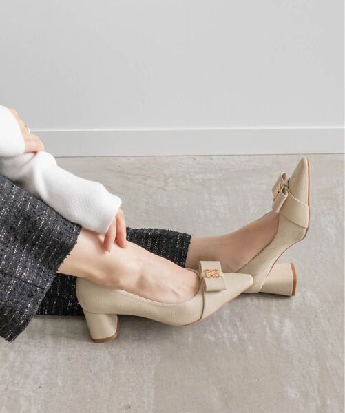 モノグラムゴールドパーツパンプスパンプス RANDA