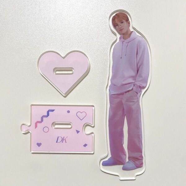 SEVENTEEN ペンミ LOVE アクリルスタンド ドギョム DK