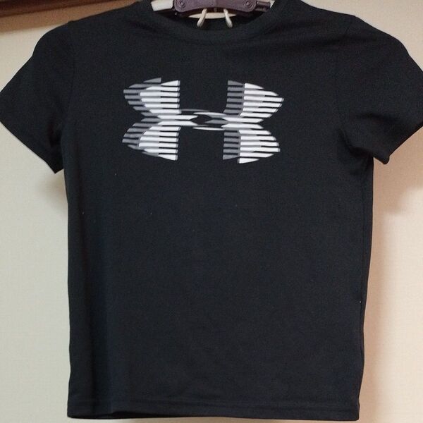 UNDER ARMOUR Tシャツ 黒 ロゴ