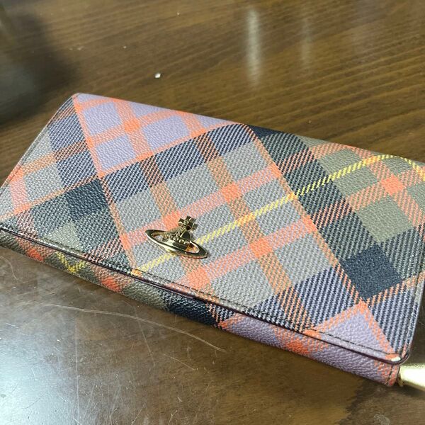 Vivienne Westwood 長財布 チェック柄 オーブ お値下げ中