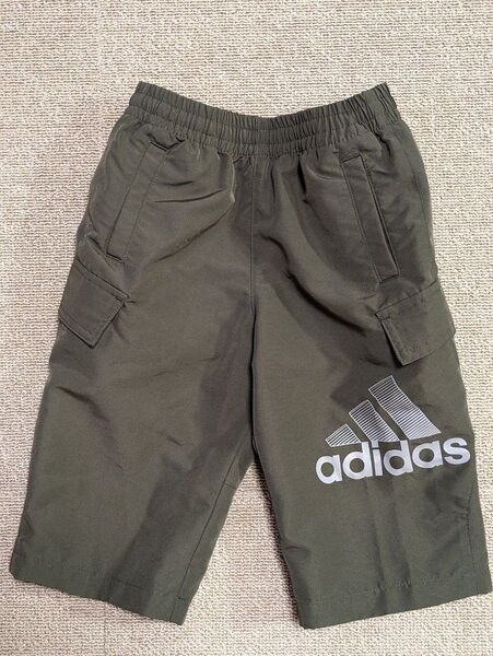 【美品】キッズ ハーフパンツ パンツ adidas 半ズボン 短パン ショートパンツ アディダス カーキ 100cm