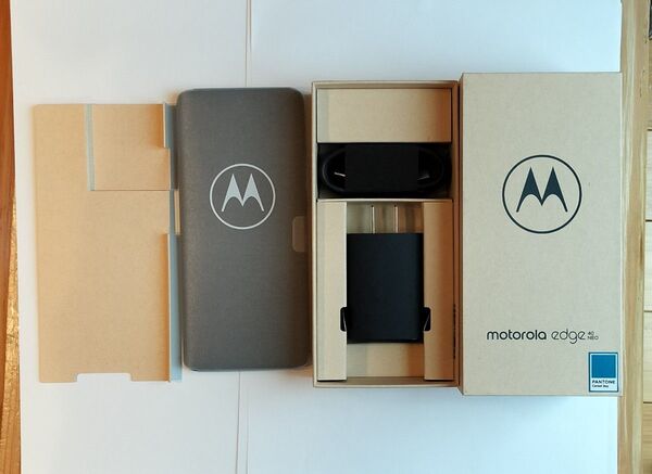 Motorola Edge 40 Neoカリビアンブルー
