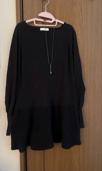 ☆ 未使用品・KRYDDERI ネックレス付き 黒のトップス チュニック ワンピース ☆