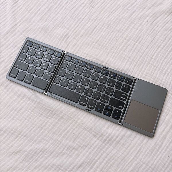 Bluetooth ワイヤレス 折り畳みキーボード 薄型3mmタッチパッド内蔵