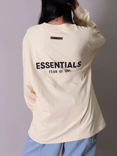 【美品】ESSENTIALS エッセンシャルズ Tシャツ クリーム色 S