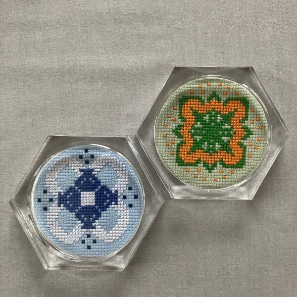 コースター2個セット ハワイアンキルトモチーフ クロスステッチハンドメイド品
