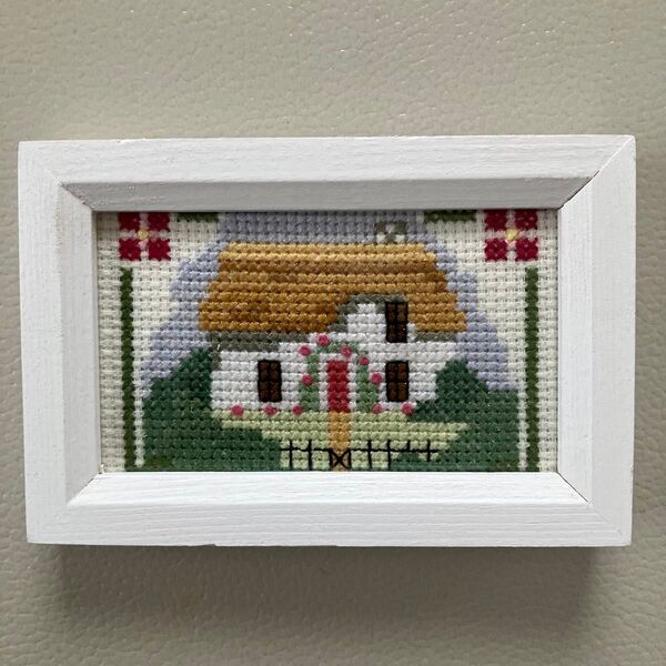 クロスステッチ刺繍完成品 ミニフレーム HOUSE