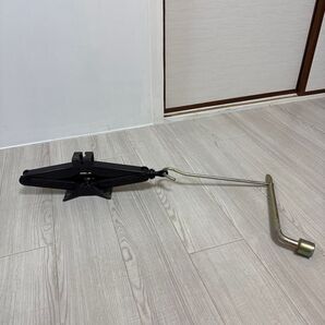 車載ジャッキ、トヨタノア