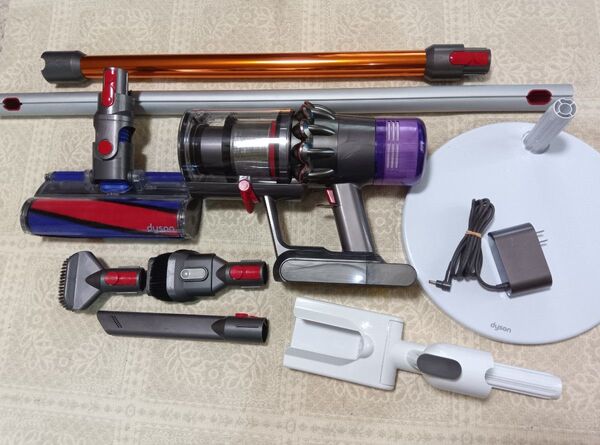 □ダイソン V11-sv15 スタンドセット/メンテナンス品□動作及び程度良好です。