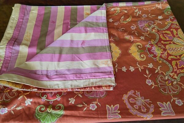 ETRO花柄とストライプのリバーシブル掛け布団カバーシングル