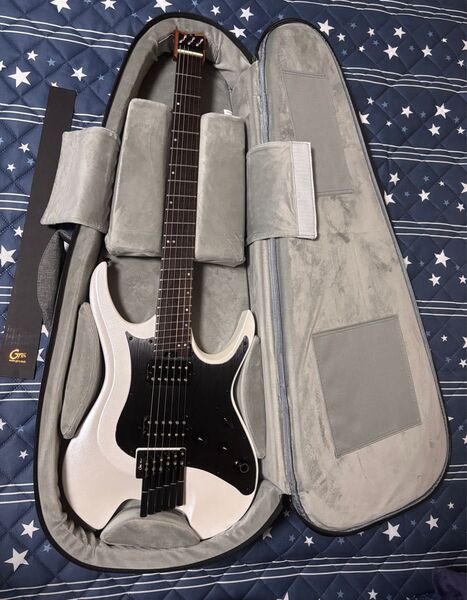 Mooer GTRS W800 Pearl White エフェクター/アンプモデリング内蔵ギター
