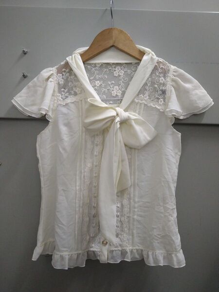 美品 リズリサ LIZ LISA 袖フリル 半袖 ブラウス