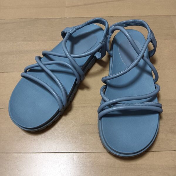 GU ナローストラップ フラットサンダル ブルー M 23.5cm ジーユー