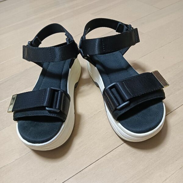 GU スニーカーソールサンダル ブラック S 22.5cm ジーユー