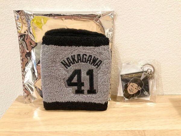 巨人 読売ジャイアンツ 中川皓太投手 アクリルキーホルダー リストバンド アクキー ガチャガチャ グッズ くじ