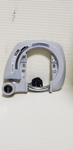 ブリヂストン 一発二錠用 シャッター付直取付サークル錠(アルベルト,電動自転車(バッテリー錠付いていません)等) カギ3本未使用品