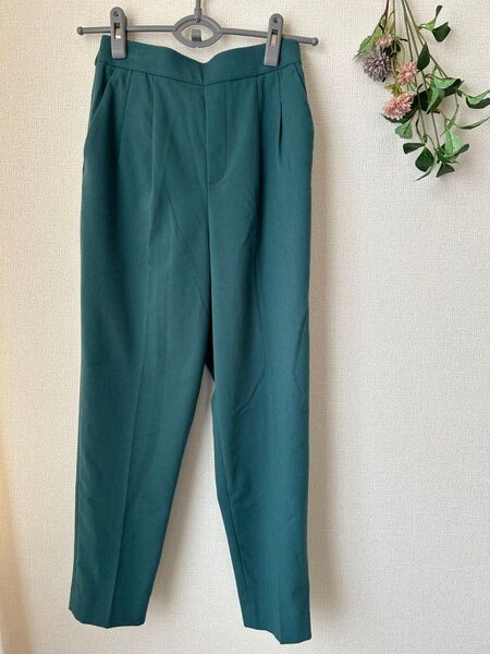 Sサイズ グローバルワーク グリーンセンタープレスパンツ