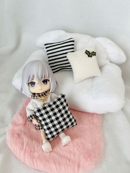 ★ミニチュア クッション 3個 シンプル ドール用 ねんどろいど オビツ11