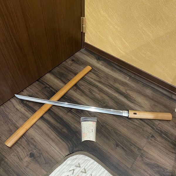 極上品 ほぼ直刀 真っ直ぐな日本刀 61.8cm 打刀 白鞘 銀無垢ハバキ 無銘