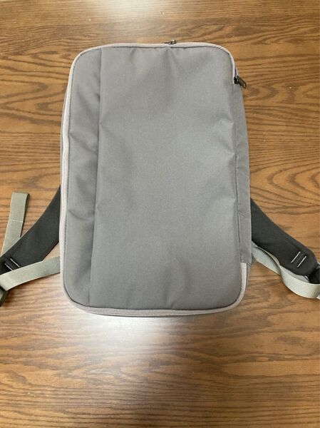 ケユカ 撥水リュック グレー 仕事用 ビジネスバッグ