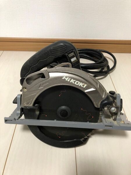日立工機 マルノコC6MBYA2ブラックのフッ素ベースです一回だけ使用なので新品同様です日立36ボルトインパクト本体のみもつけます