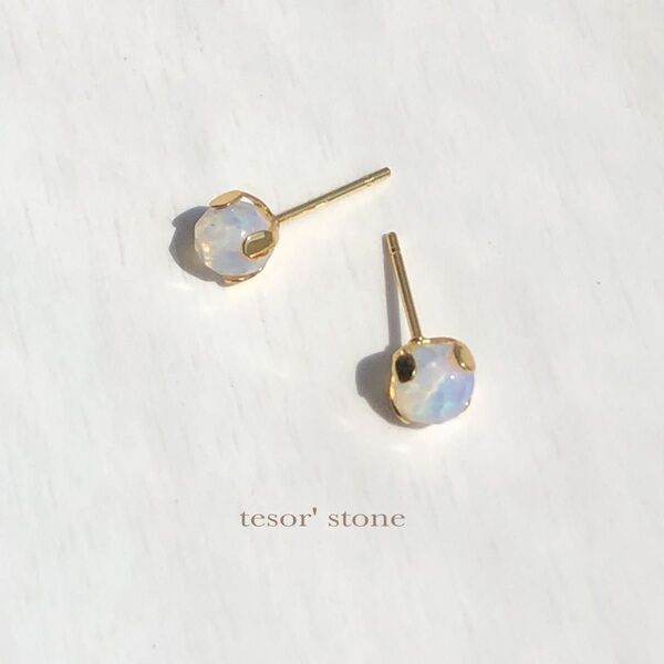 クリエイティッドオパール 一粒ピアス/Gサージカルステンレス
