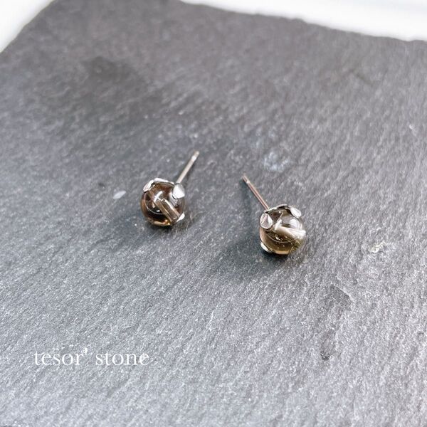 アイリススモーキークォーツ 天然石一粒ピアス/サージカルステンレス